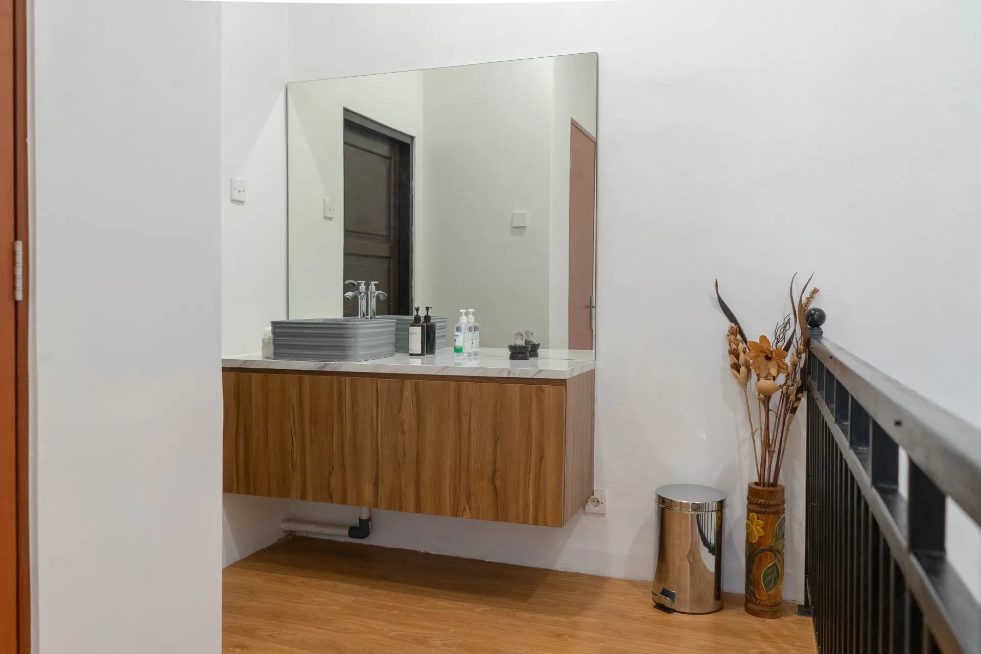 Fidelity Dental Clinic — A Calm and Contemporary Healthcare Interior gallery 4