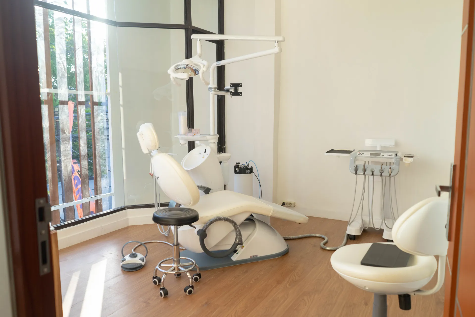 Fidelity Dental Clinic — A Calm and Contemporary Healthcare Interior gallery 1